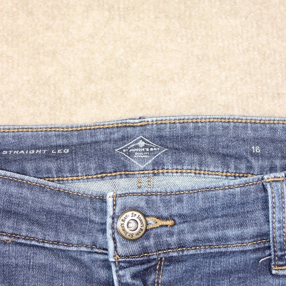 St Johns Bay Womens Straight Leg Jeans Blue Medium Wash Denim Size 16